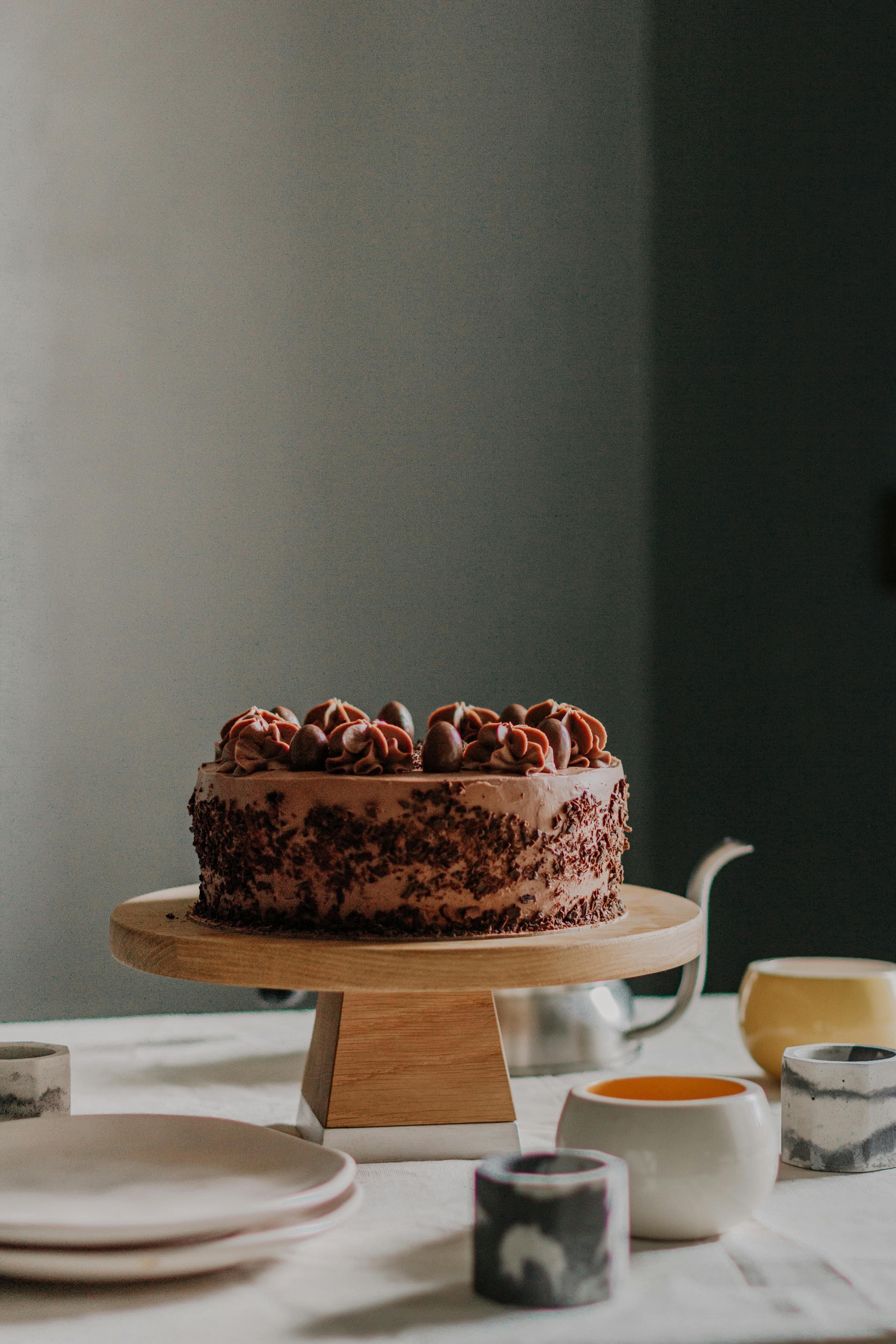 2-in-1 Chip-Dip & Cake Stand